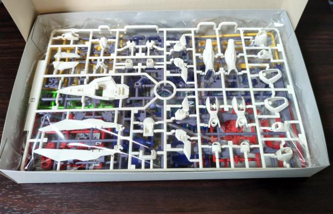 EG「1/144 ウイングガンダム」組み立てる 開封