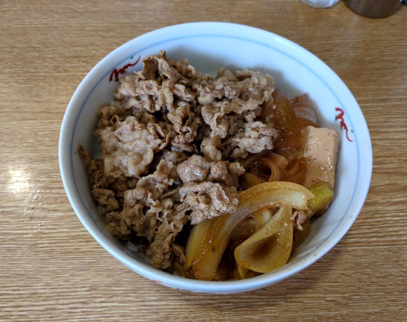 牛めし なんどき屋　牛めし食べる
