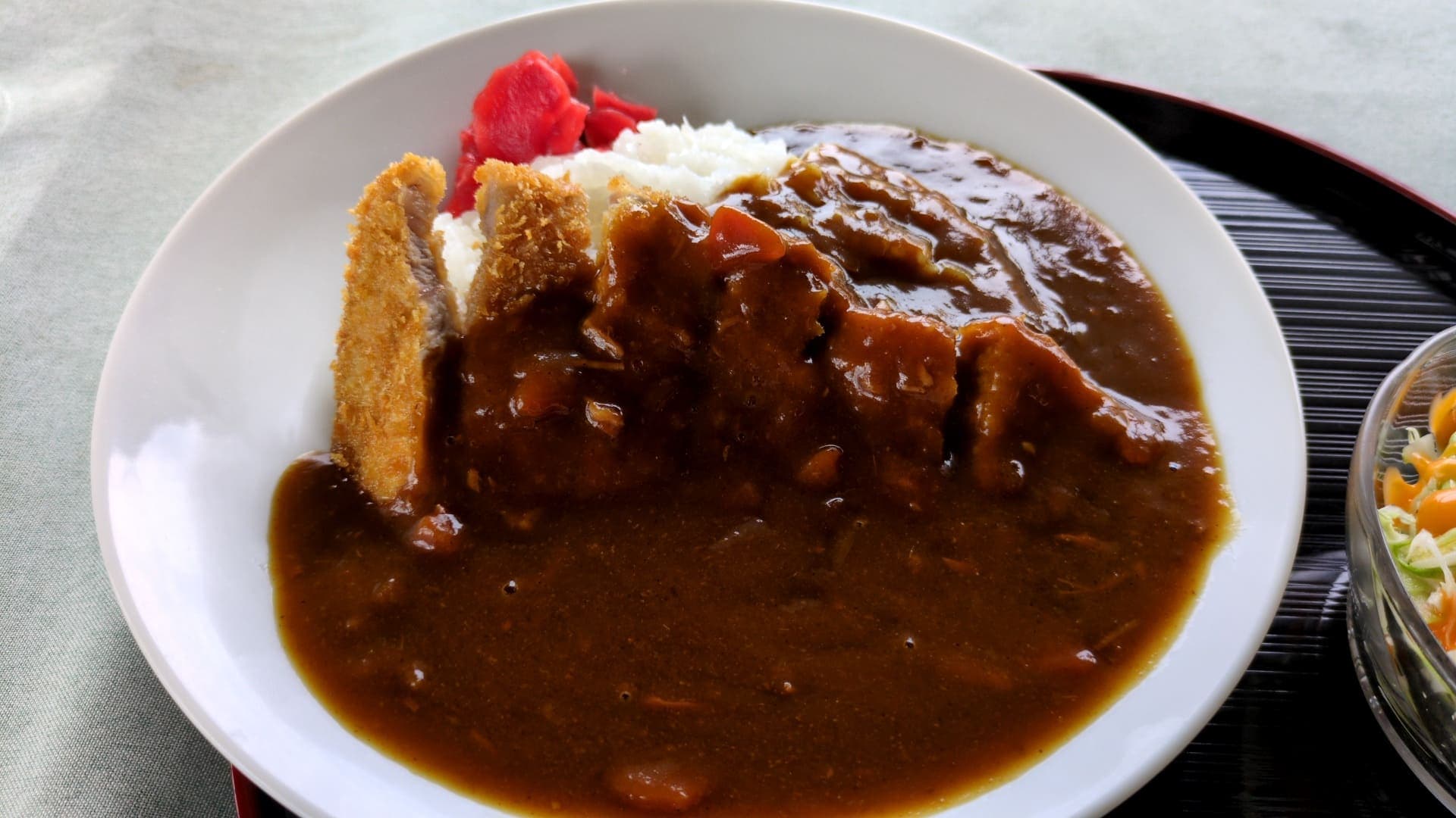 箱根 湖尻茶屋 カツカレー食べる1