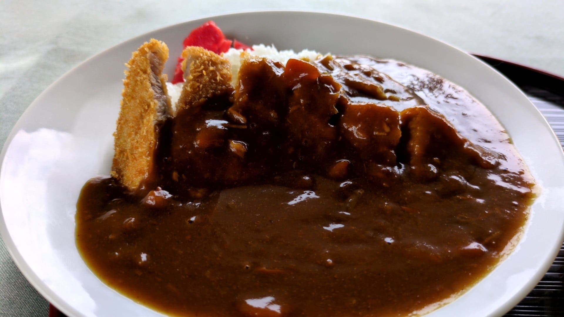 箱根　湖尻茶屋　カツカレー食べる　ビジュアル