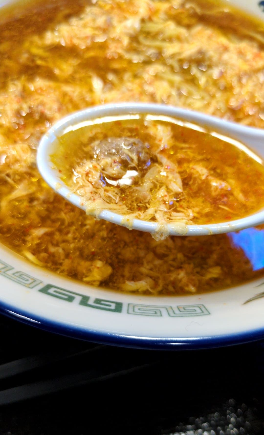 大黒パーキングエリア　旨辛ラーメン　食べる２