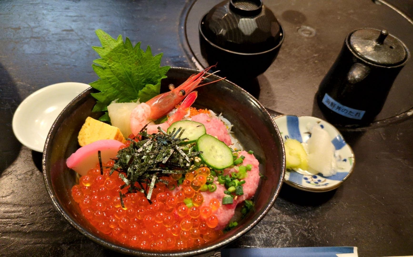 大田市場　かんだ福寿　ねぎとろといくら丼