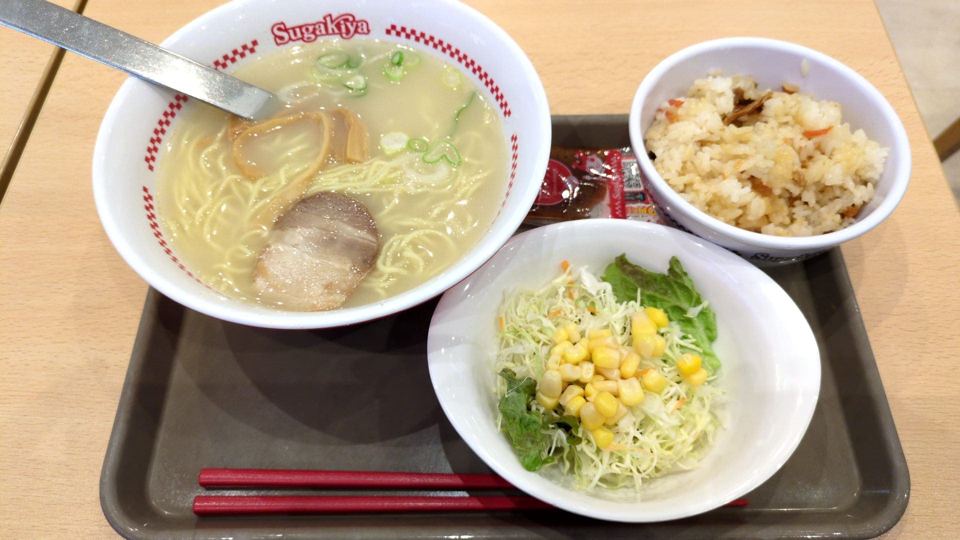 スガキヤ　ラーメン＋五目ごはん・サラダセット