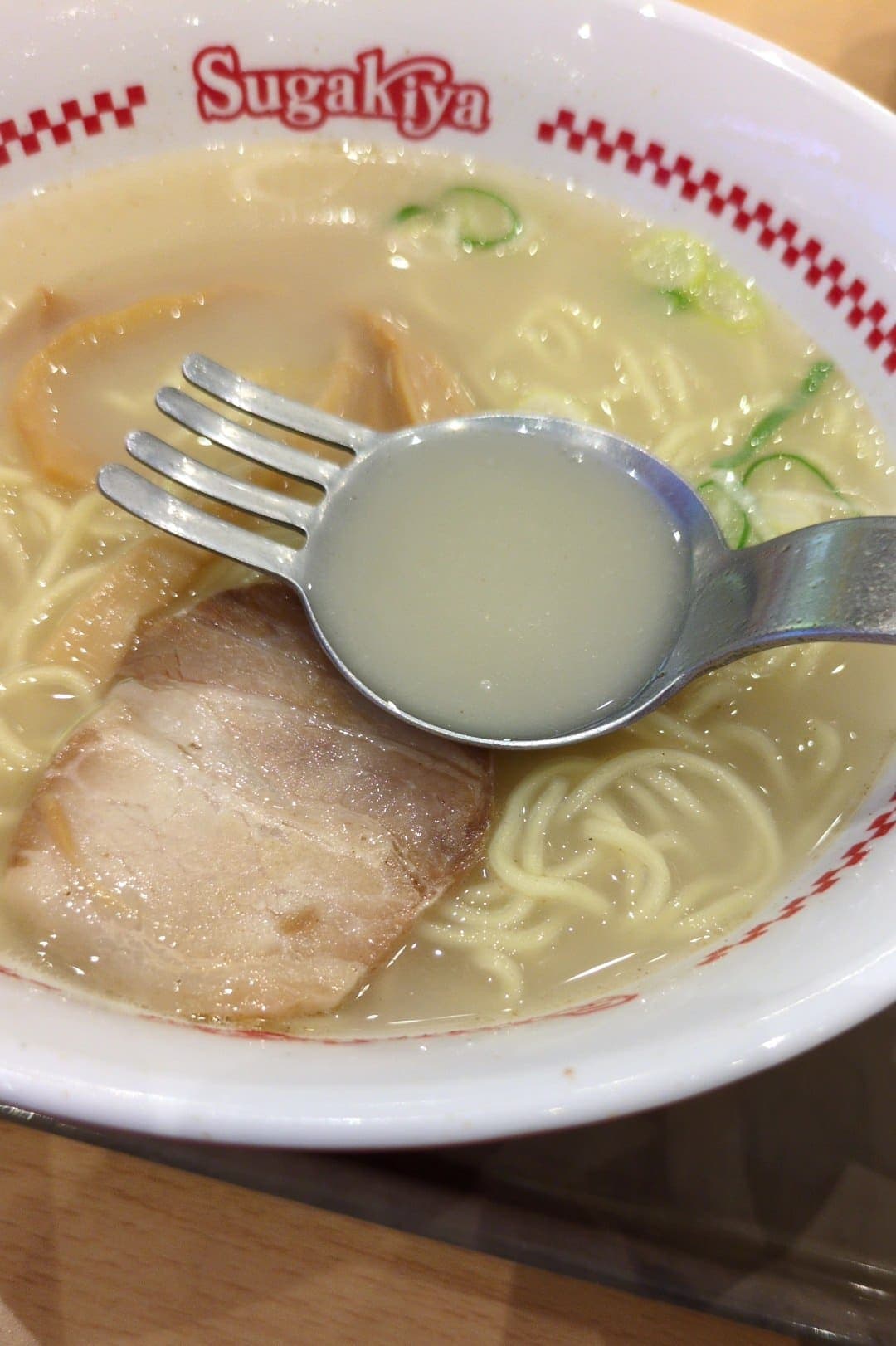 スガキヤ　ラーメン＋五目ごはん・サラダセット　食べる２