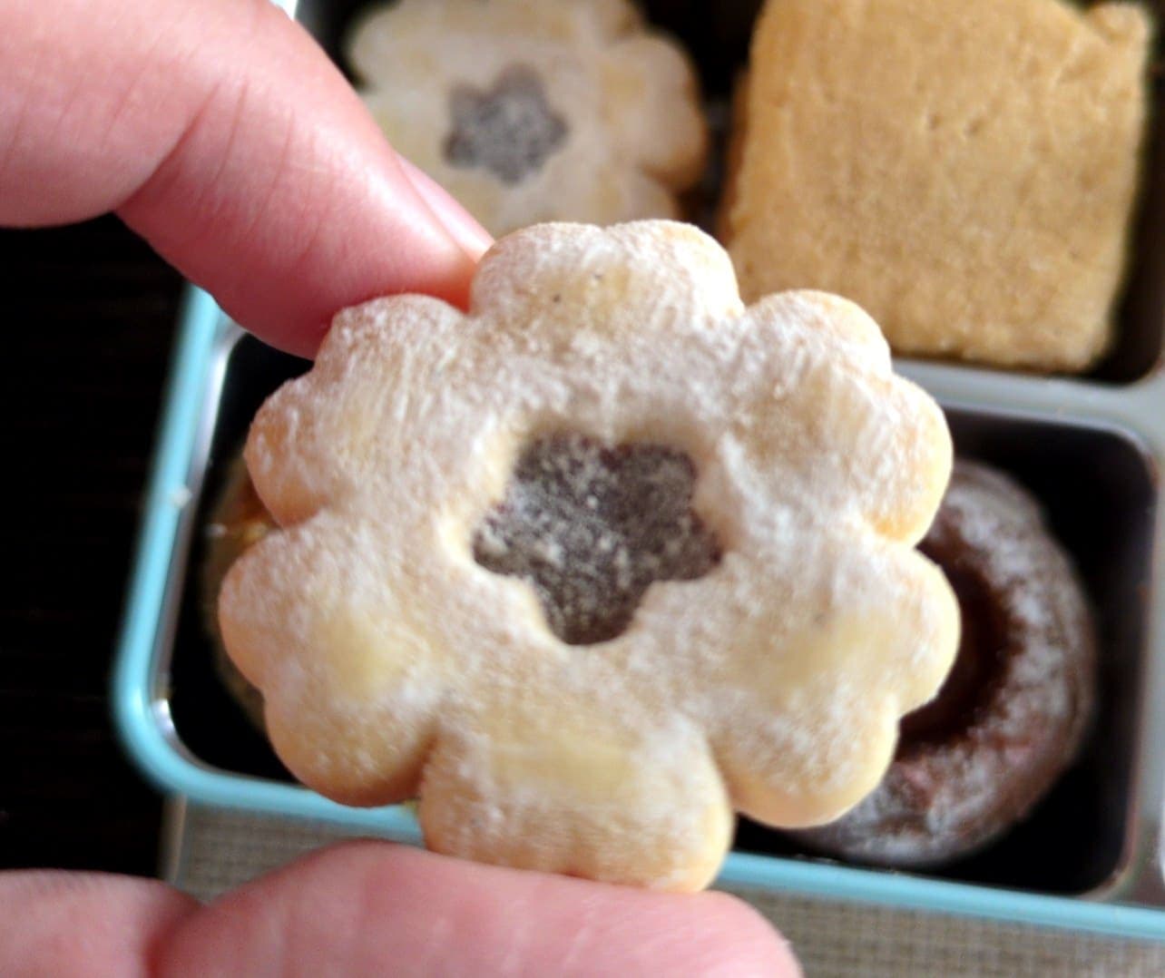 atelier UKAI フールセック 小缶 花型