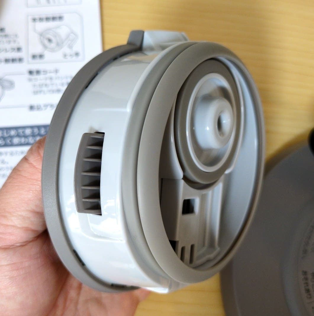 タイガー電気ケトル PCS-A080 外したフタ