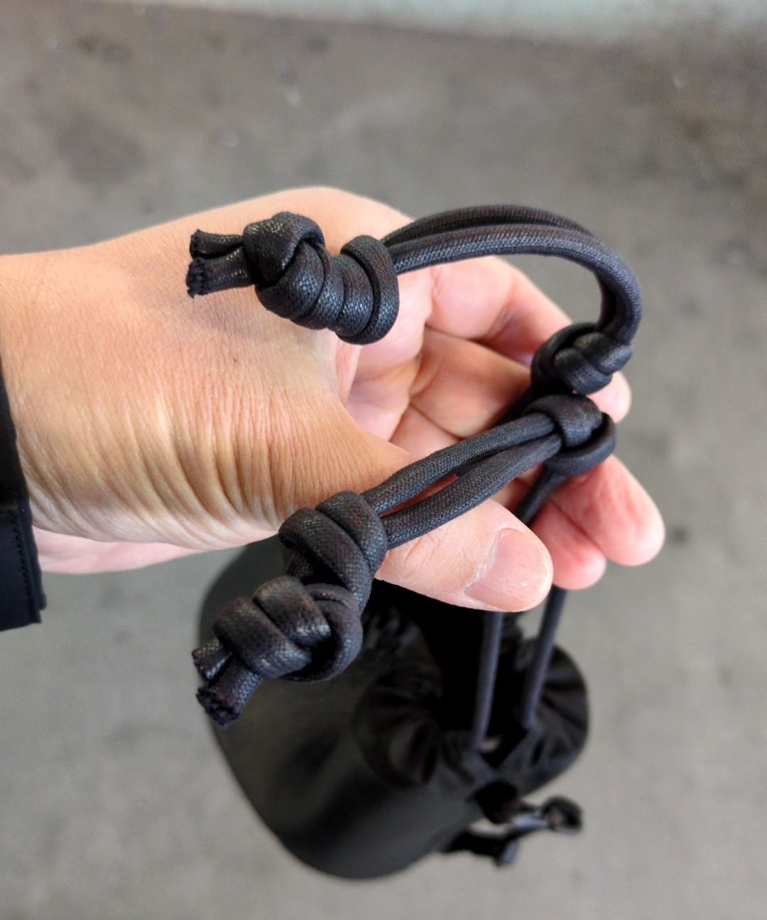 BEAUTY&YOUTHのスタンダード レザー パース　持ち運ぶ