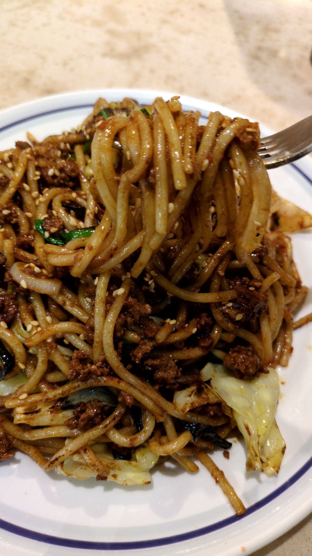 関谷スパゲティ　みそミート　食べる２