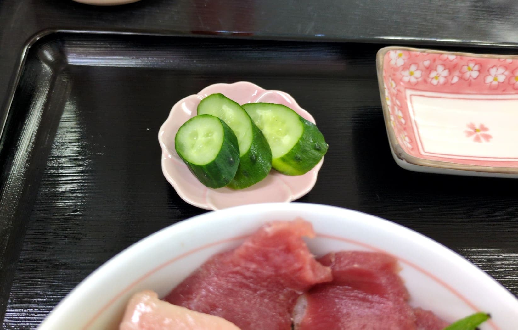 長谷川食堂　鉄火丼　漬物