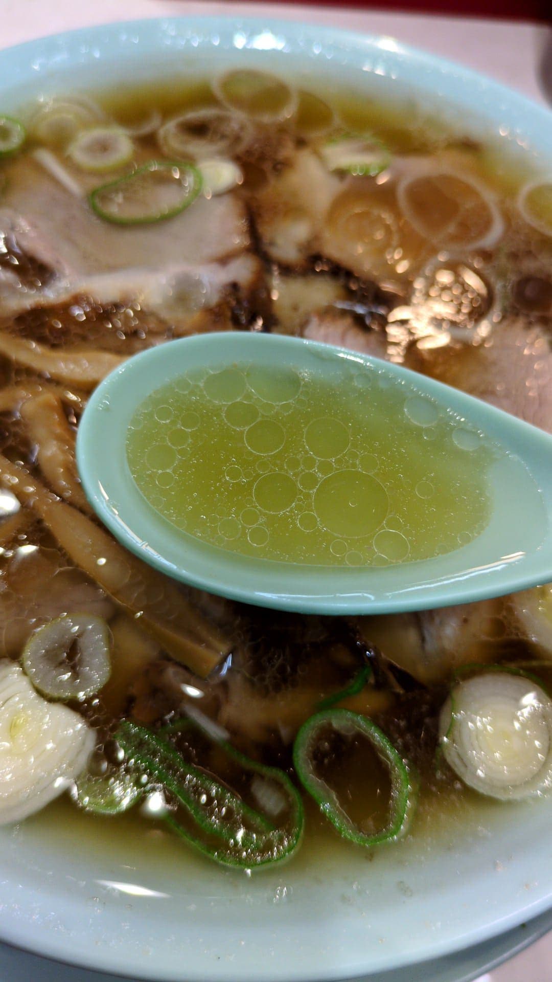 なぎちゃんラーメン　中華そば　スープ