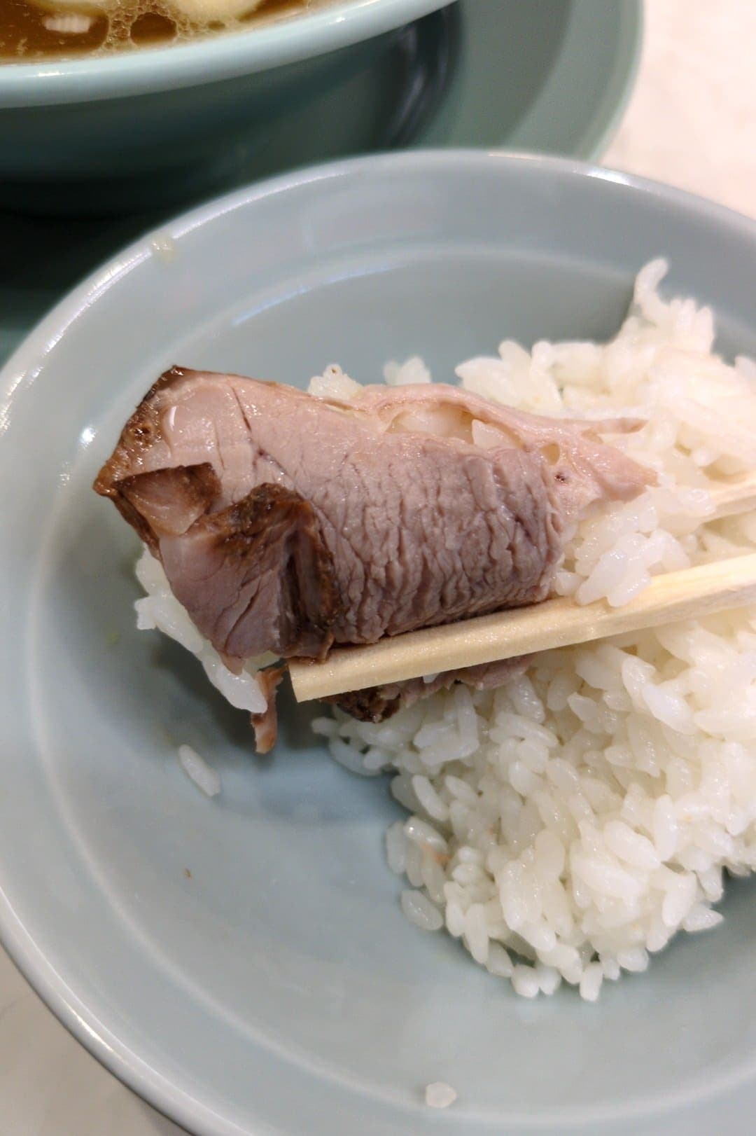 なぎちゃんラーメン　中華そば　チャーシューとライス