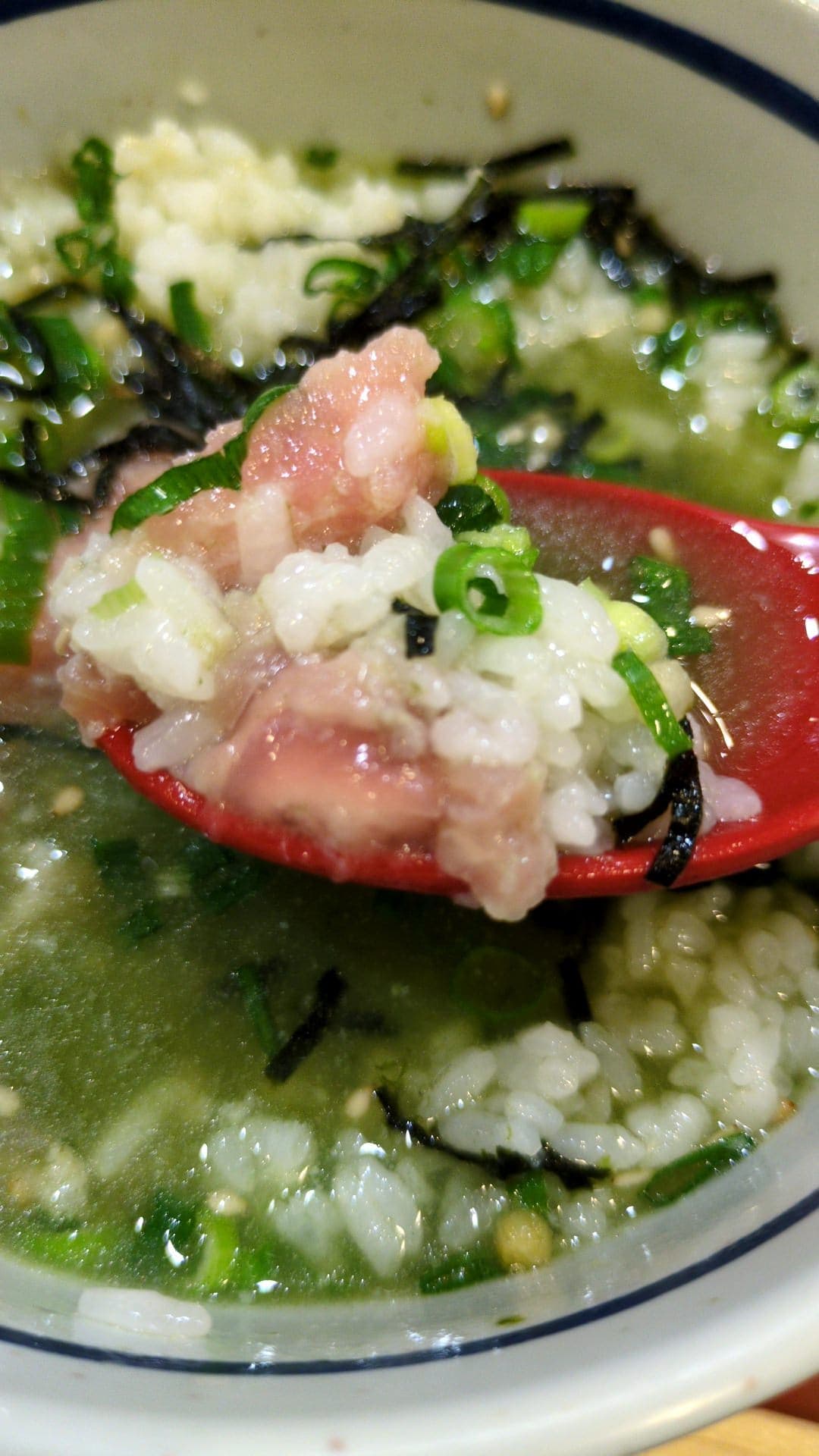 EXPASA足柄下り中華万里和食　まぐろのたたき茶漬け　食べる１