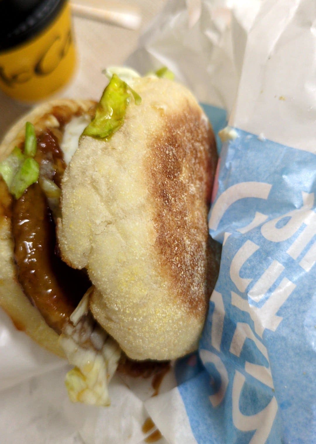 マクドナルド　てりたまマフィンセット　てりたま　食べる２