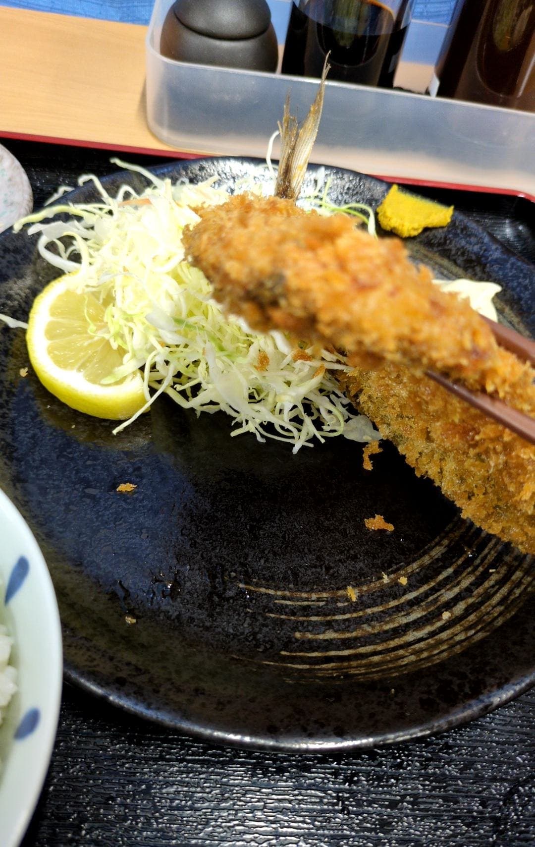 道の駅 ちくら潮風王国 せん政水産 てっぱつあじのフライとなめろう定食 食べる1