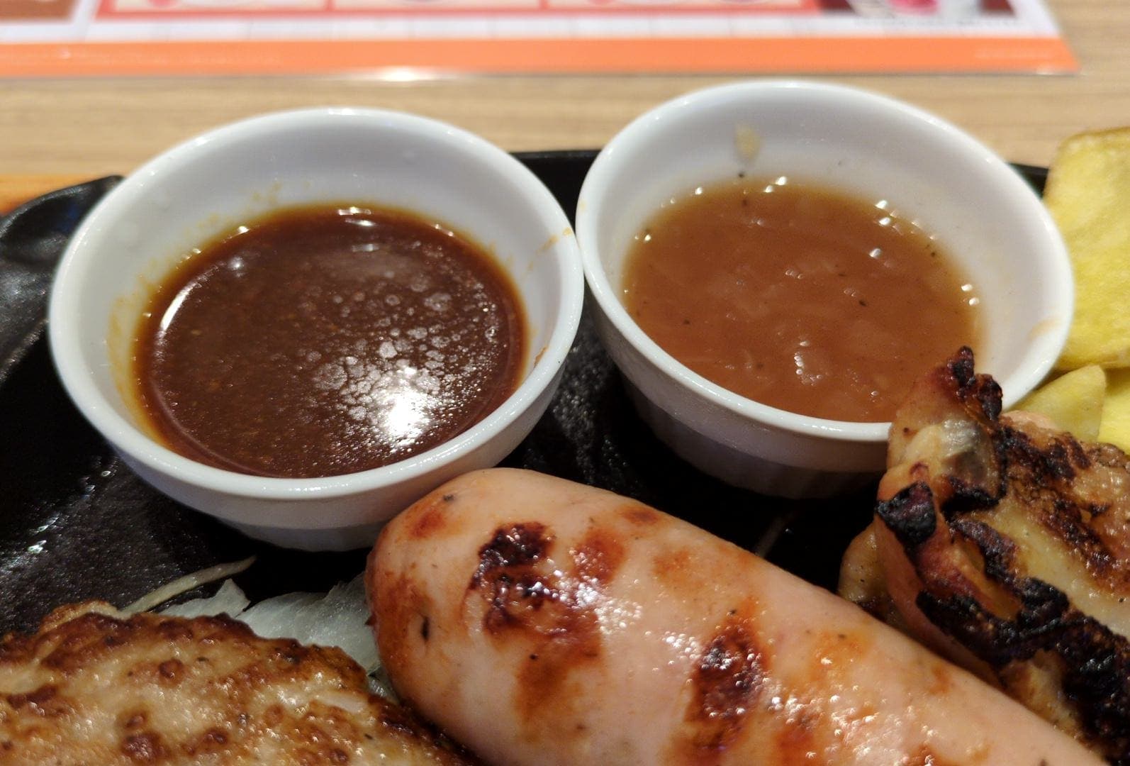 ビッグボーイ　平日ランチメニュー　ミックスグリル　ソース