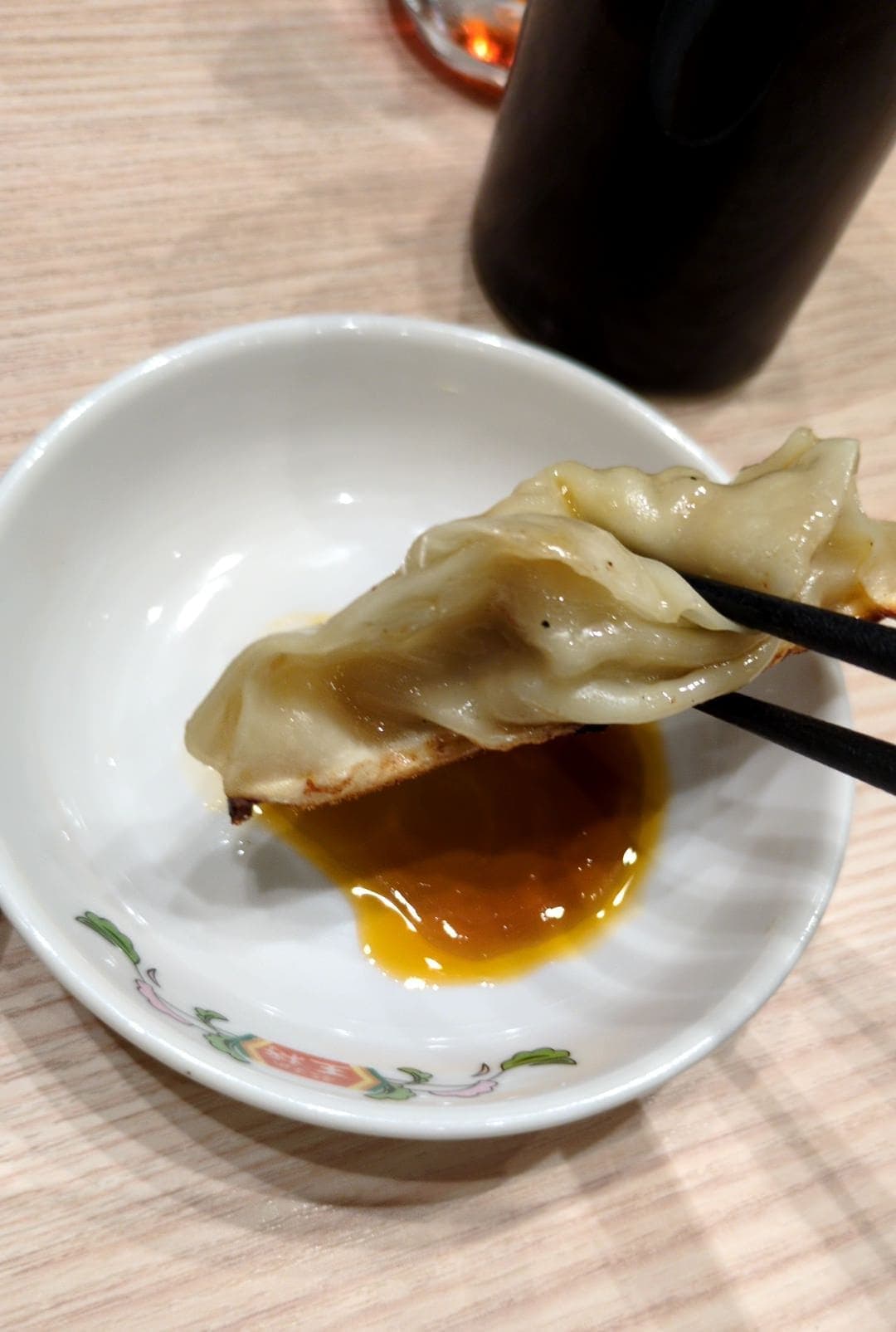 餃子の王将 ホルモン味噌炒め 餃子 食べる