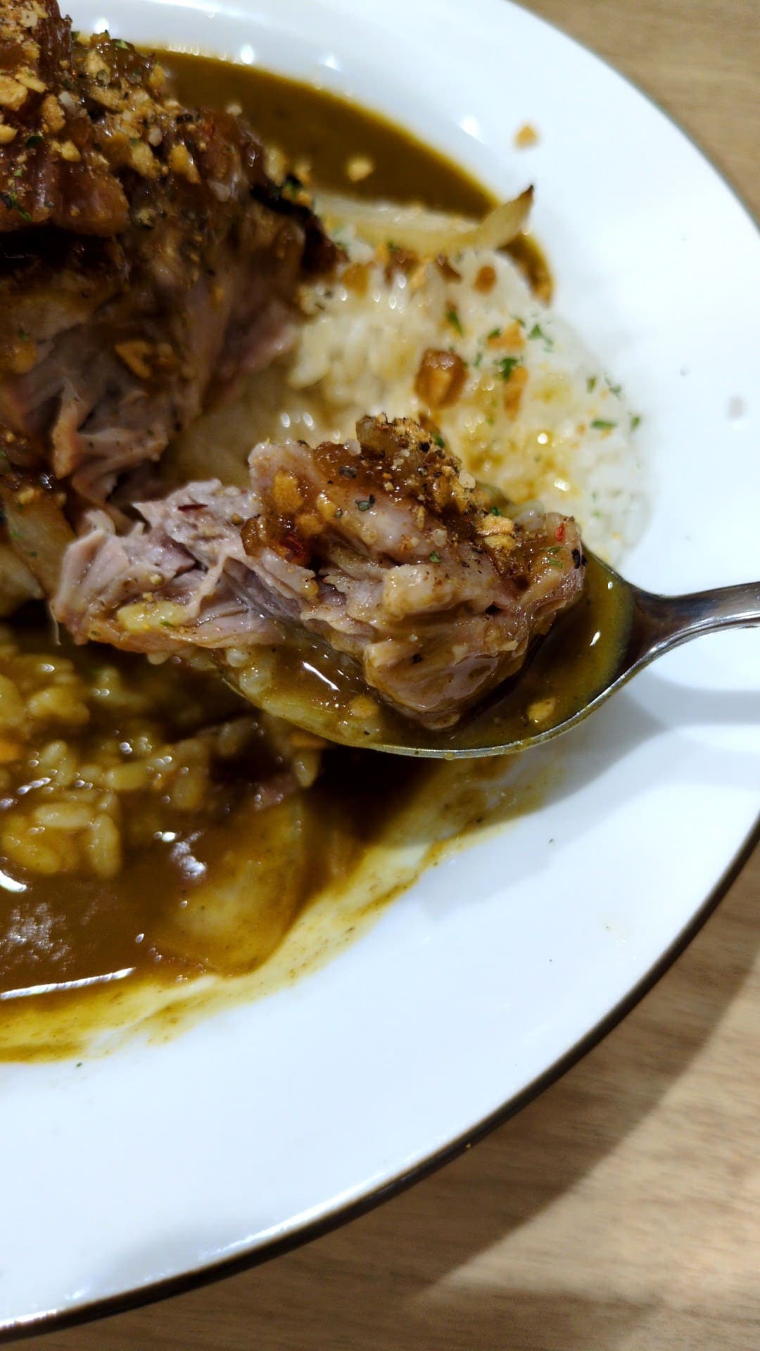 CoCo壱 ホロ肉ドカンと豪快カレー　食べる４
