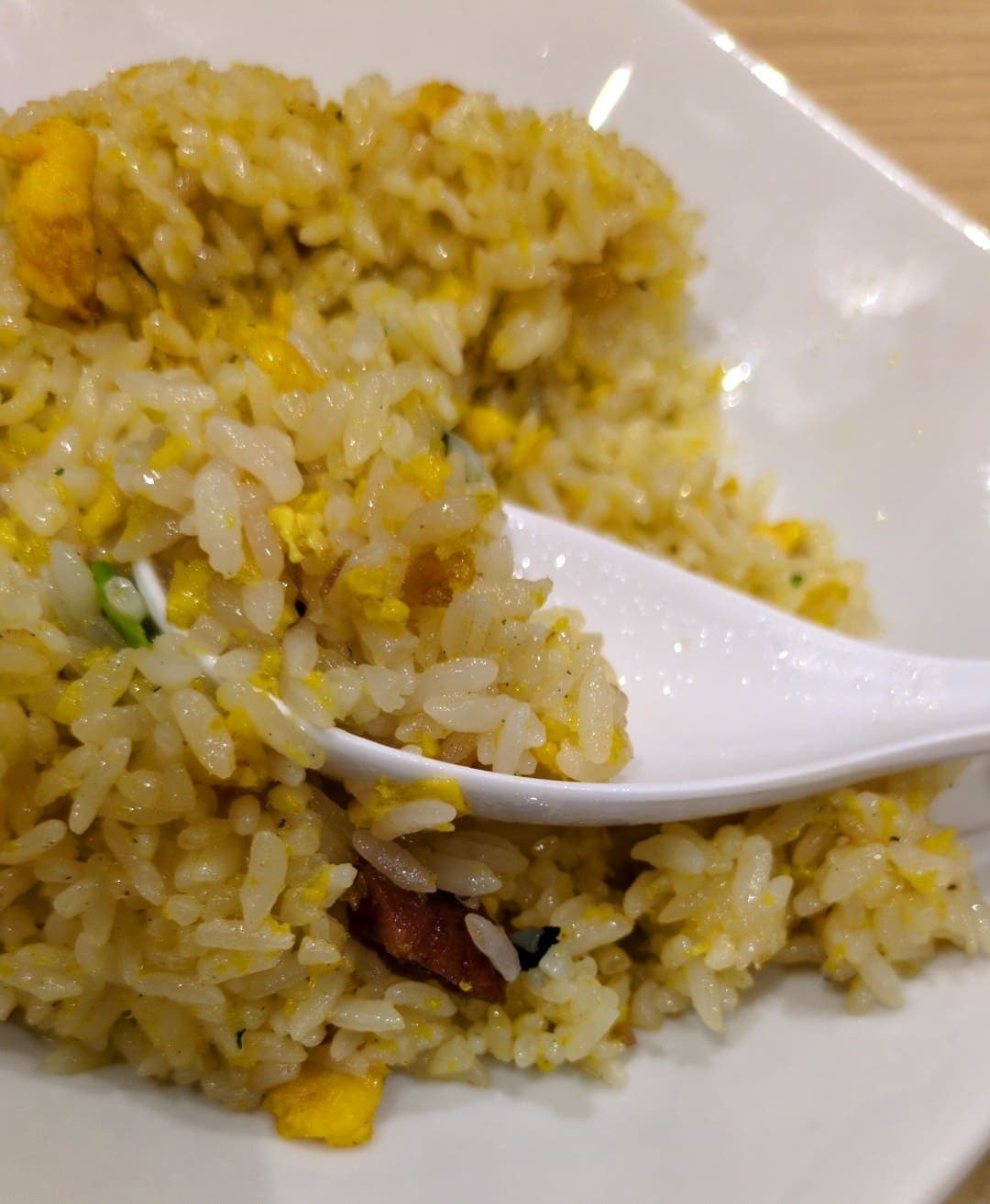ポッポ　とんこつらーめん＋ミニ炒飯　炒飯食べる２