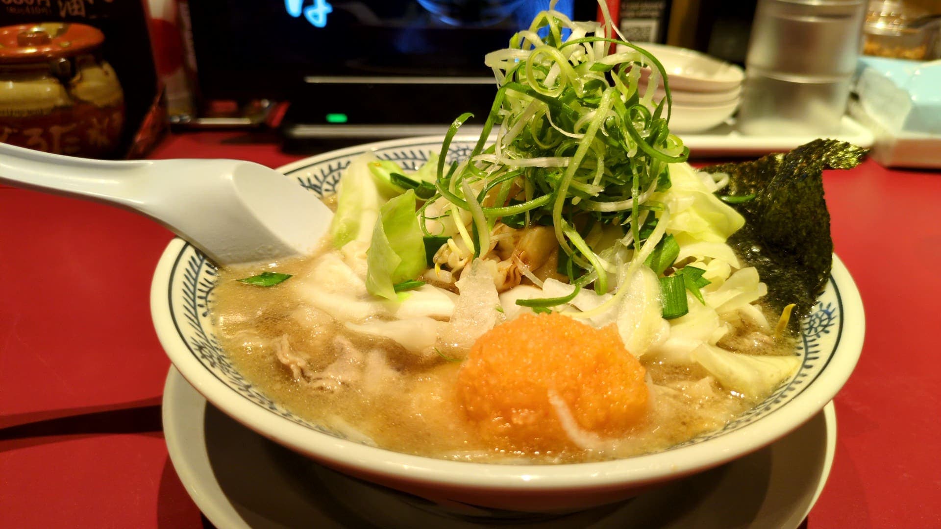 丸源ラーメン　野菜肉そば　横から