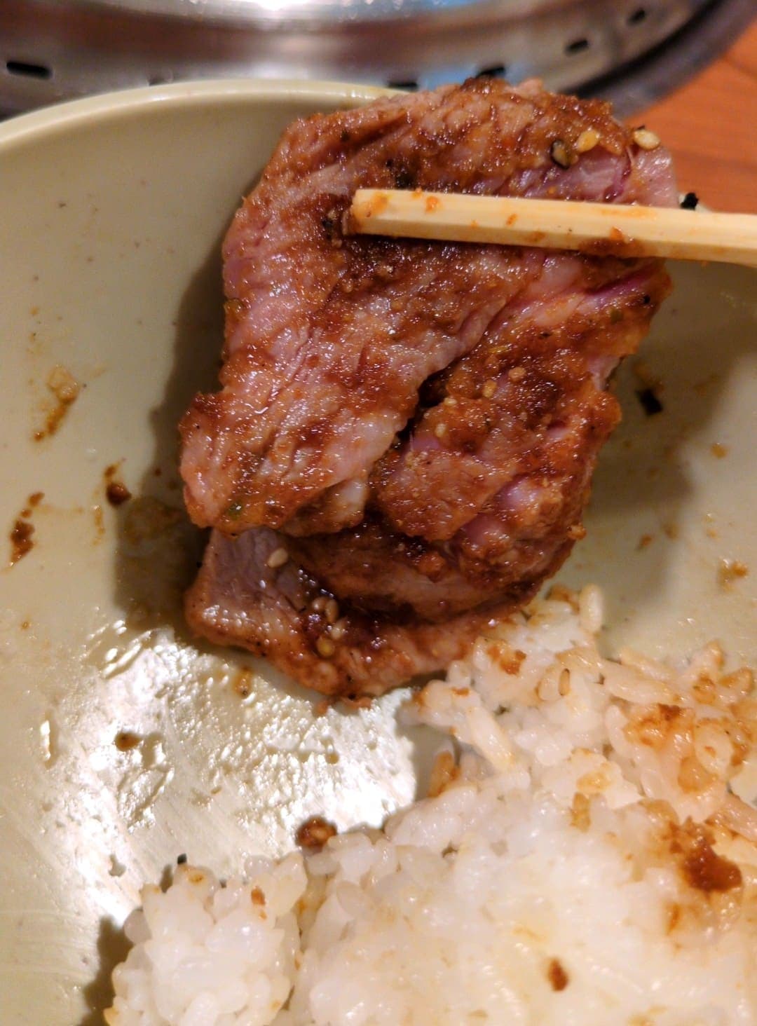 東山食堂 極み生ラム 食べる