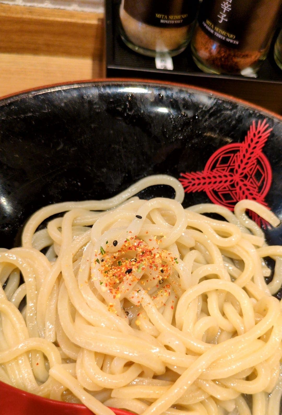 三田製麺所 特濃つけ麺 七味かける