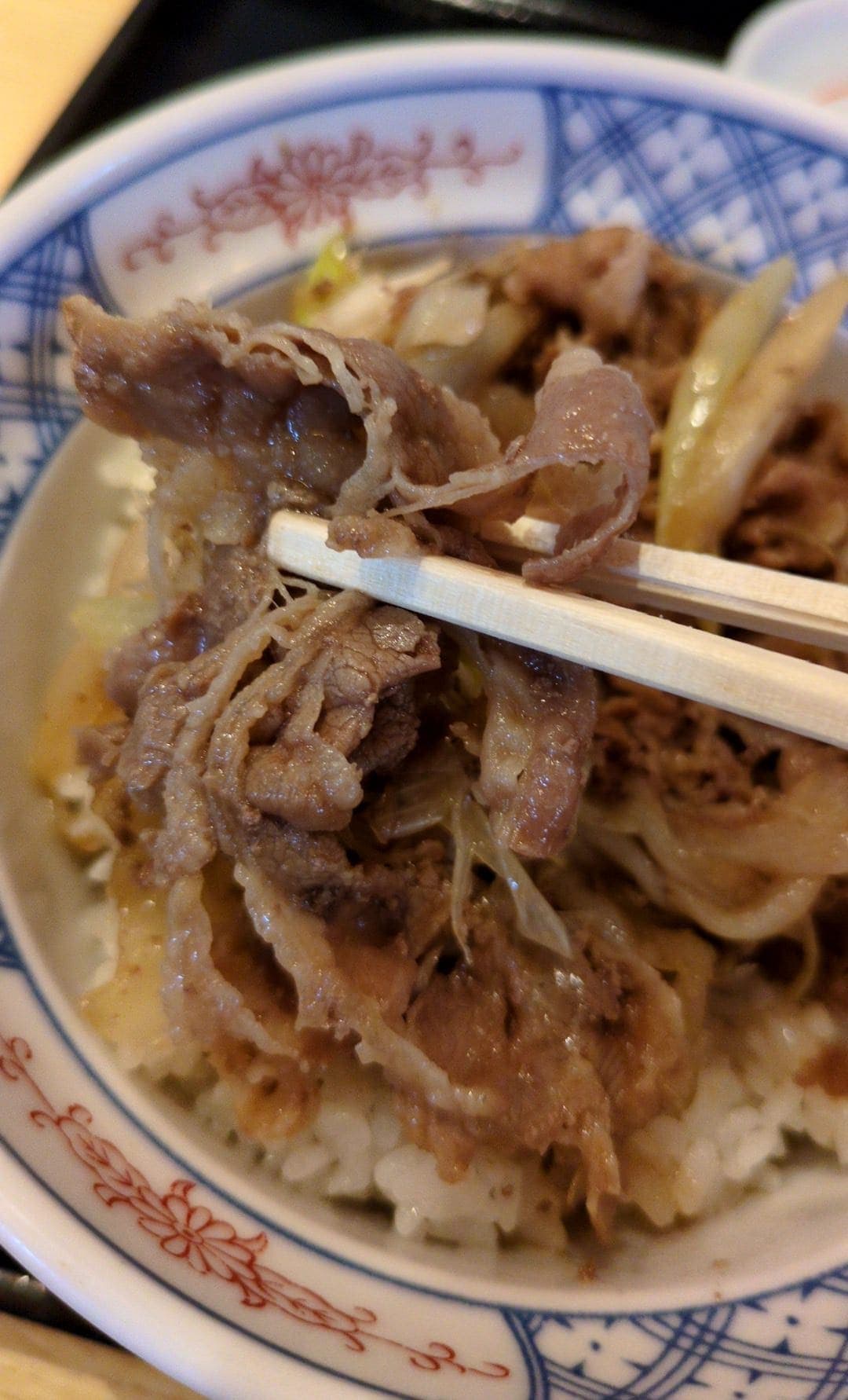 さぬきうどん天霧　牛丼セット　食べる１