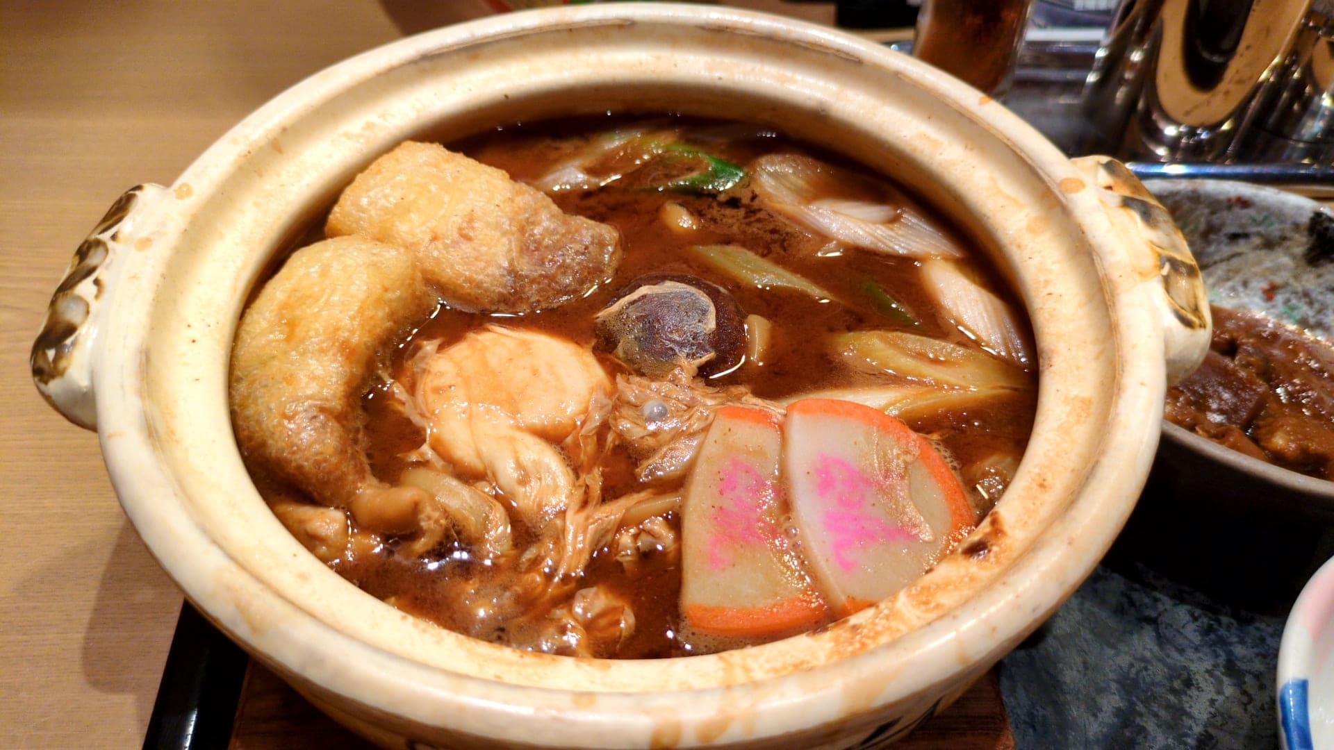 若鯱家　味噌煮込みうどん＋牛すじどて味噌煮　注文１