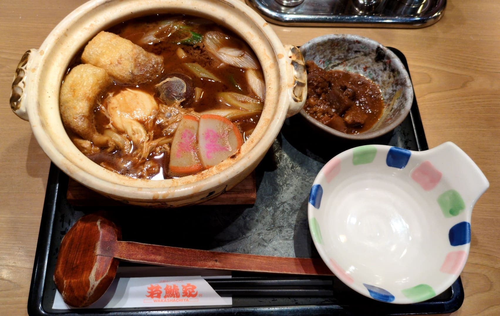 若鯱家　味噌煮込みうどん＋牛すじどて味噌煮　注文
