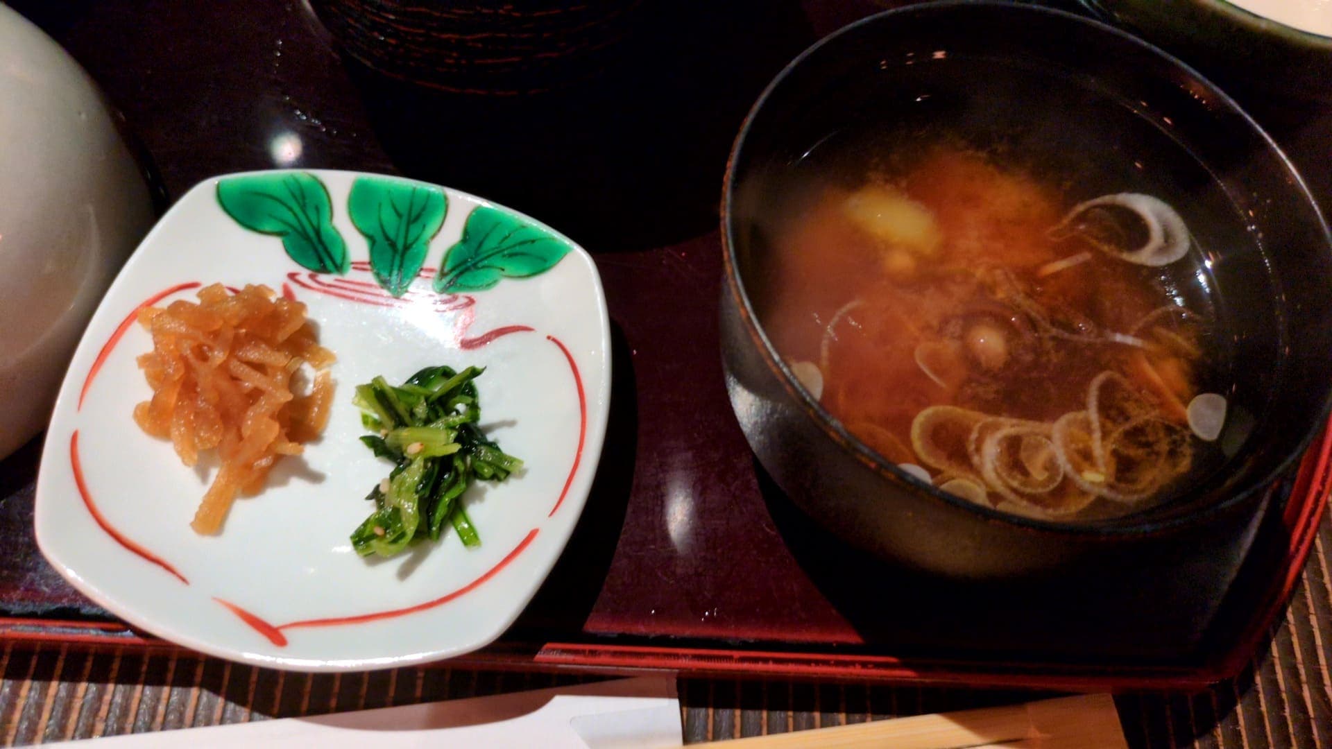 箱根の温泉「天山湯治郷」　麦とろごはん　漬物