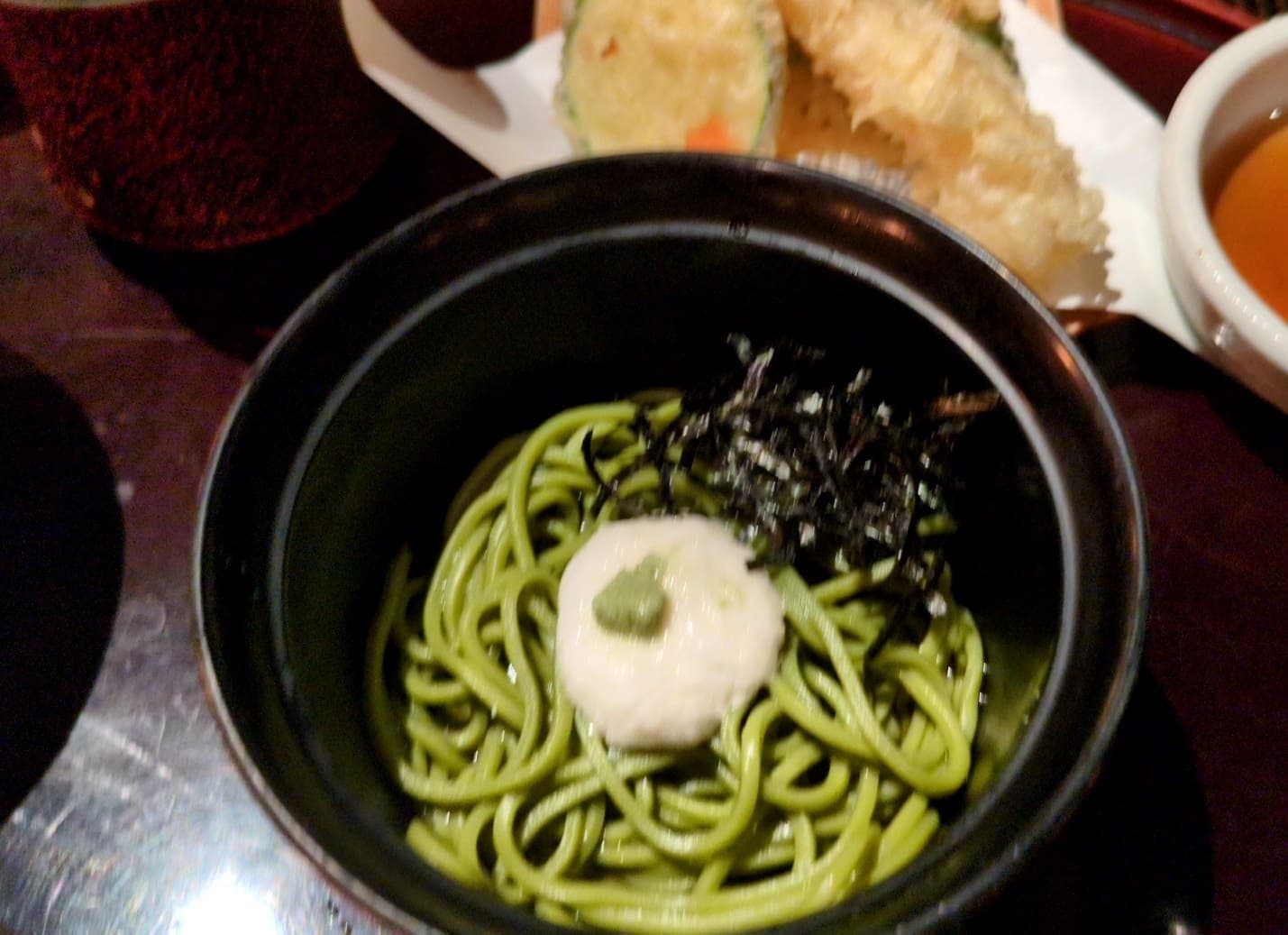 箱根の温泉「天山湯治郷」　麦とろごはん　茶そば